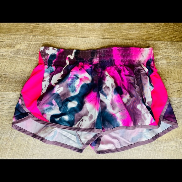 Nike Dri-Fit Shorts Activewear Lined Pink and Black. Host Pick - Picture 2 of 6